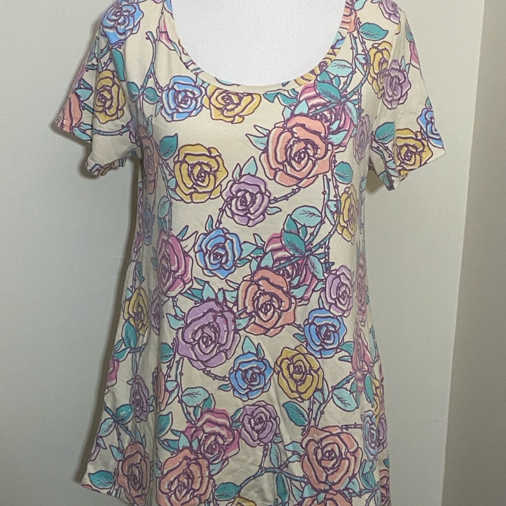 LulaRoe Colorful Roses Classic T Size S